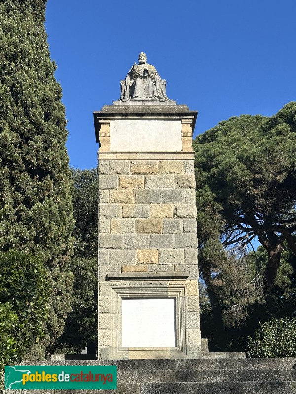 Sant Andreu de Llavaneres - Monument al cardenal Vives i Tutó