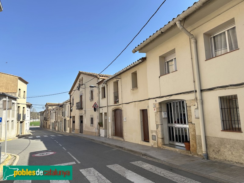 Fornells de la Selva - Carrer de Sant Cugat (Foto: Albert Esteves, 2025) Fornells de la Selva - Carrer de Sant Cugat