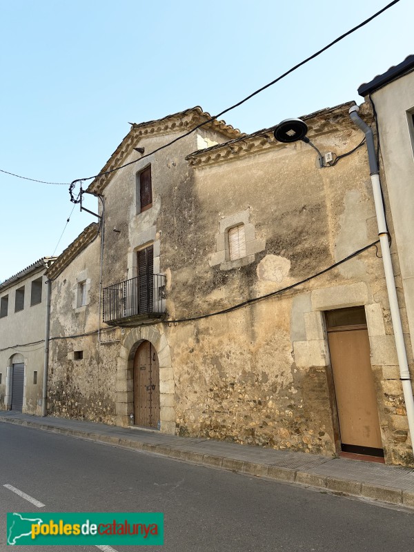 Fornells de la Selva - Carrer de Sant Cugat. Ca l'Eloi (Foto: Albert Esteves, 2025) Fornells de la Selva - Carrer de Sant Cugat. Ca l'Eloi