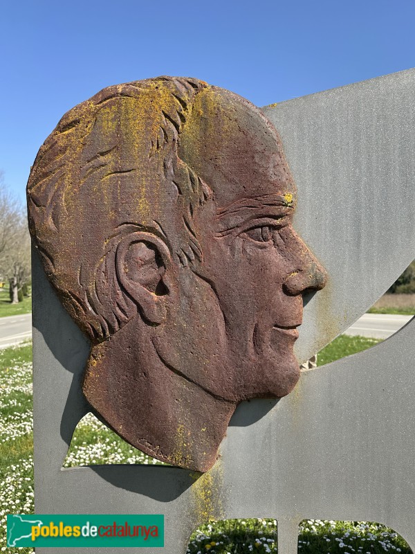 Fornells de la Selva - Escultura <i>Fornells</i> (Foto: Albert Esteves, 2025) Fornells de la Selva - Escultura <i>Fornells</i>