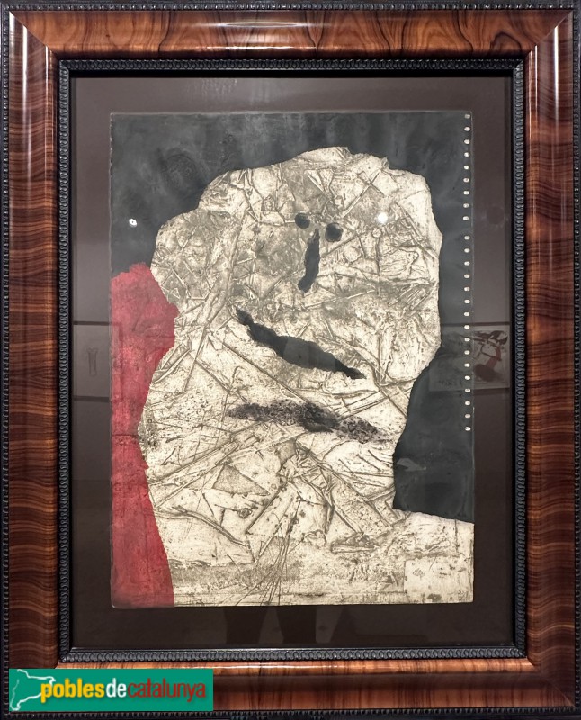 Museu-arxiu de Llavaneres - Antoni Clavé - En papier froissé. Gravat al carborundum, planxa i paper (1979) (Foto: Albert Esteves, 2025) Museu-arxiu de Llavaneres - Antoni Clavé - En papier froissé. Gravat al carborundum, planxa i paper (1979)