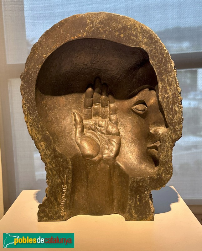 Museu-arxiu de Llavaneres - Josep M. Subirachs - Moira. Bronze (1983) (Foto: Albert Esteves, 2025) Museu-arxiu de Llavaneres - Josep M. Subirachs - Moira. Bronze (1983)