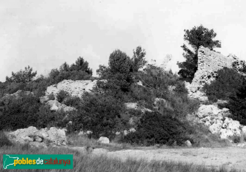 Mont-roig del Camp - Restes de la fortalesa de Miramar (Foto: <i>Jaume Massó -calaix.gencat.cat</i>, 1982) Mont-roig del Camp - Restes de la fortalesa de Miramar