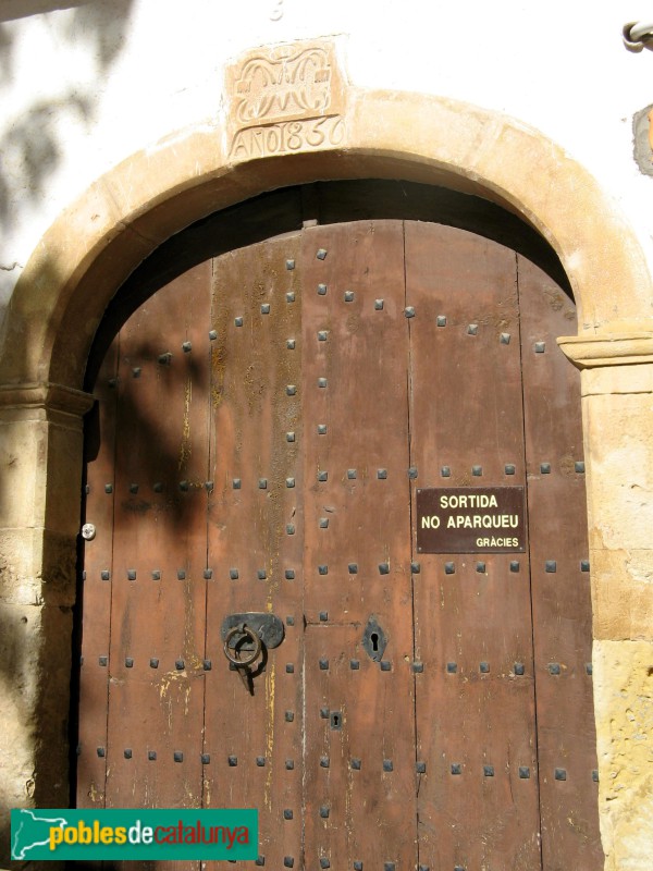 Vilanova de Prades - Portal 1850 (Foto: Albert Esteves, 2010) Vilanova de Prades - Portal 1850