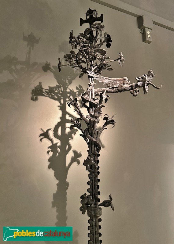 Museu de Mataró - Suport de llum dissenyat per Puig i Cadafalch