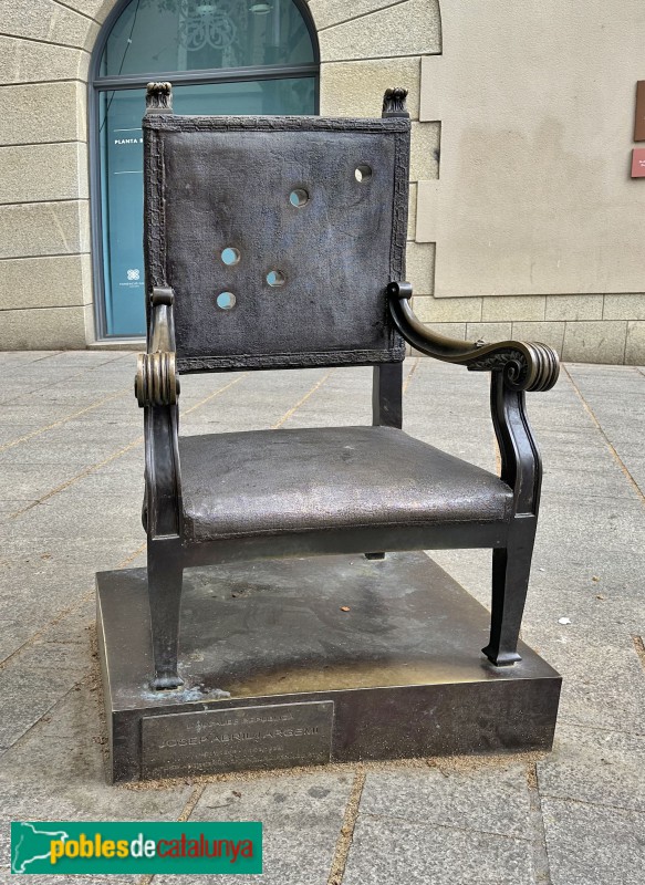 Mataró - Escultura <i>La Cadira de l'Alcalde</i>