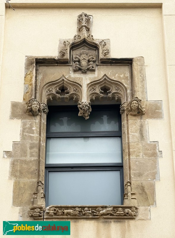 Mataró - Finestral gòtic de la Riera