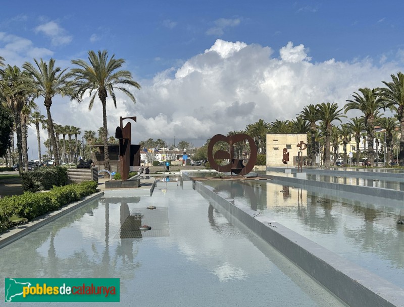 Salou - Passeig Jaume I. Escultures mòbils de Pablo Bruera