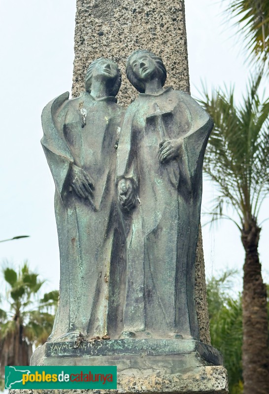Mataró - Escultura </i>Les Santes</i>