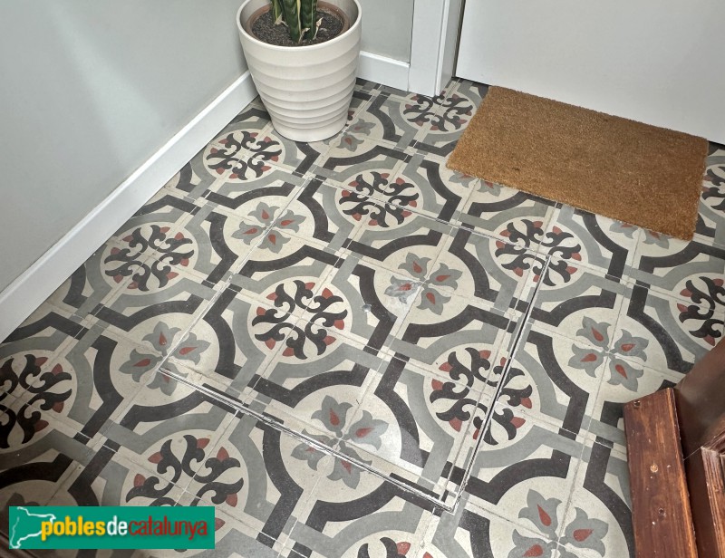 Mataró - Carrer de Sant Agustí. Paviment hidràulic