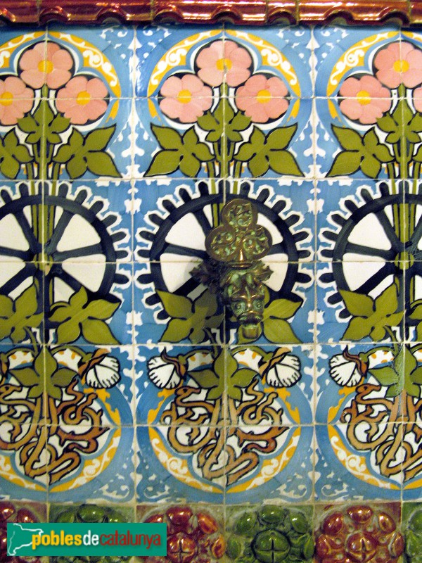 Mataró - Casa Coll i Regàs. Ceràmica