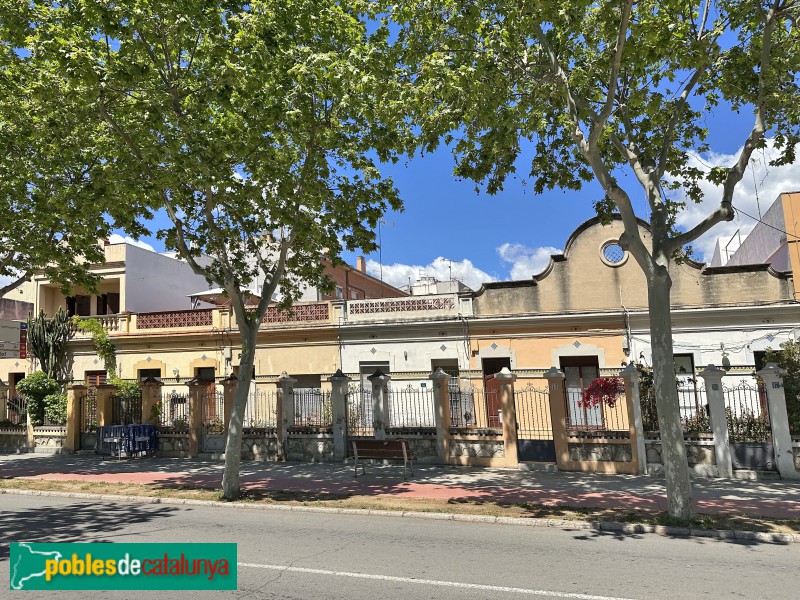 Vilanova i la Geltrú - Cases de la Cooperativa Palacio del Obrero (Foto: Albert Esteves, 2025) Vilanova i la Geltrú - Cases de la Cooperativa Palacio del Obrero