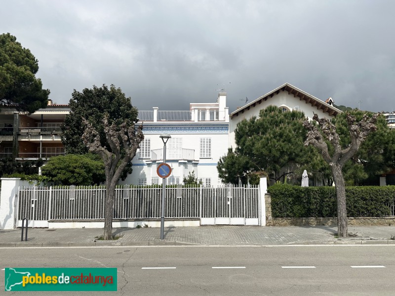 Caldes d'Estrac - Passeig dels Anglesos (Foto: Albert Esteves, 2025) Caldes d'Estrac - Passeig dels Anglesos