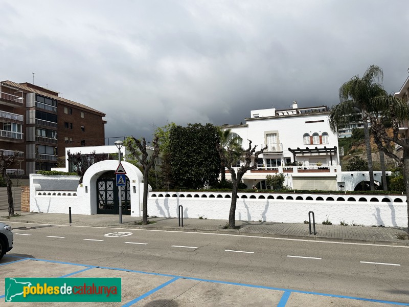 Caldes d'Estrac - Passeig dels Anglesos (Foto: Albert Esteves, 2025) Caldes d'Estrac - Passeig dels Anglesos