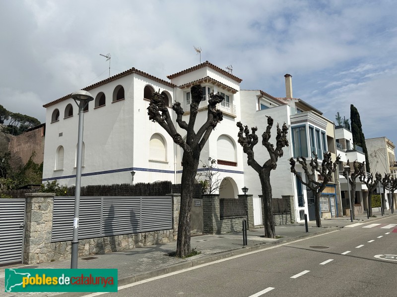 Caldes d'Estrac - Passeig dels Anglesos (Foto: Albert Esteves, 2025) Caldes d'Estrac - Passeig dels Anglesos