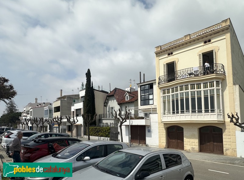 Caldes d'Estrac - Passeig dels Anglesos (Foto: Albert Esteves, 2025) Caldes d'Estrac - Passeig dels Anglesos