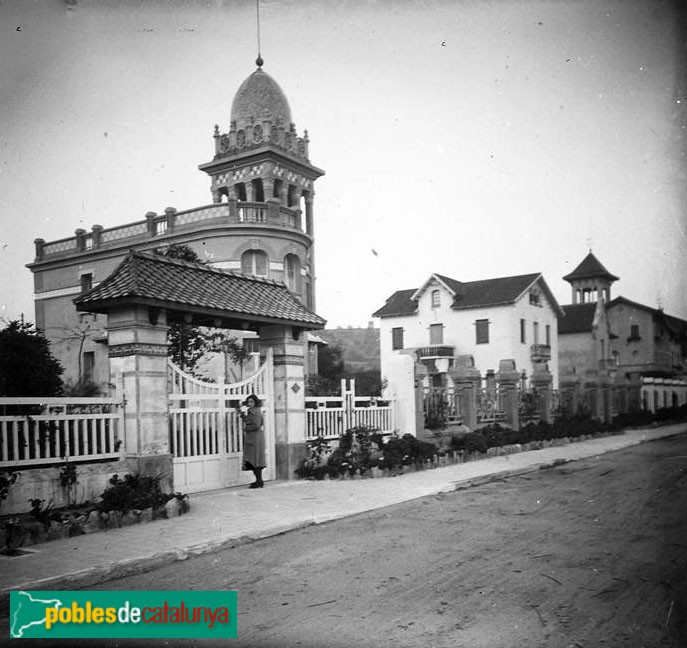 Caldes d'Estrac - Passeig dels Anglesos (Foto: <i>Josep Salvany -Fons Salvany. Biblioteca de Catalunya-</i>, 1921) Caldes d'Estrac - Passeig dels Anglesos