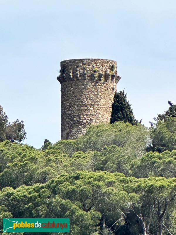 Arenys de Mar - Torre dels Encantats, des de Caldestes