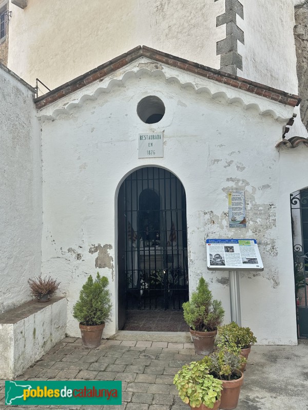 Caldes d'Estrac - Capella de la Cova de la Mare de Déu del Remei