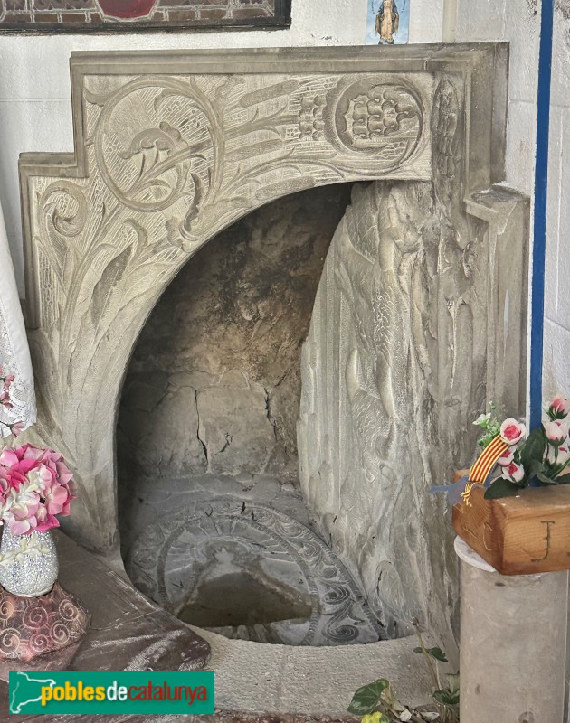 Caldes d'Estrac - Capella de la Cova de la Mare de Déu del Remei