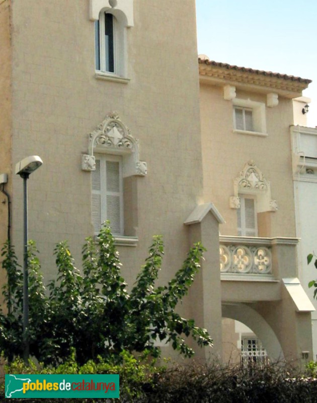 Caldes d'Estrac - Passeig de les Moreres, 10 (Foto: Albert Esteves, 2007) Caldes d'Estrac - Passeig de les Moreres, 10