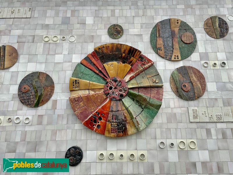 Vilanova i la Geltrú - Museu del Ferrocarril. Mural ceràmic de l'estació de Barcelona-Sants (Foto: Albert Esteves, 2025) Vilanova i la Geltrú - Museu del Ferrocarril. Mural ceràmic de l'estació de Barcelona-Sants