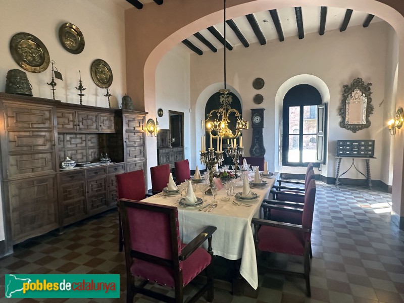 Monestir d'Escornalbou. Mansió d'Eduard Toda. Menjador