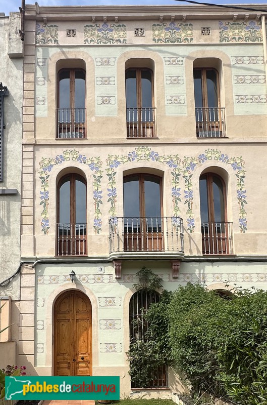 Caldes d'Estrac - Casa del carrer Callao, 9 (Foto: Albert Esteves, 2025) Caldes d'Estrac - Casa del carrer Callao, 9