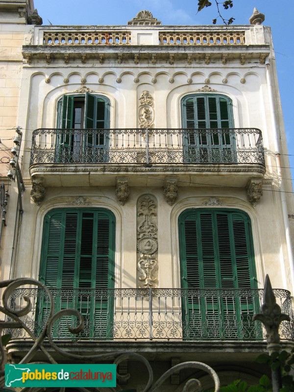 Caldes d'Estrac - Carrer de Santa Teresa (Foto: Albert Esteves, 2007) Caldes d'Estrac - Carrer de Santa Teresa