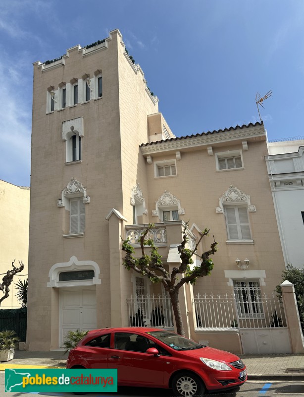 Caldes d'Estrac - Passeig de les Moreres, 10 (Foto: Albert Esteves, 2025) Caldes d'Estrac - Passeig de les Moreres, 10