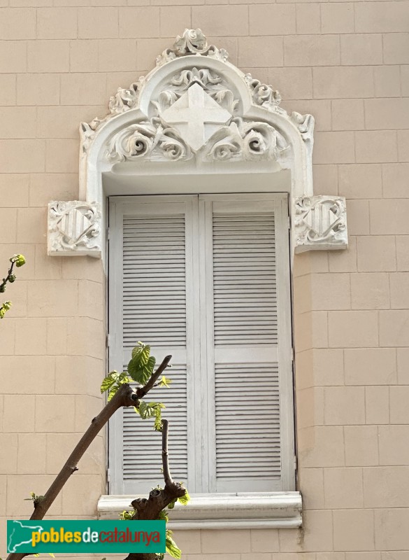 Caldes d'Estrac - Passeig de les Moreres, 10 (Foto: Albert Esteves, 2025) Caldes d'Estrac - Passeig de les Moreres, 10