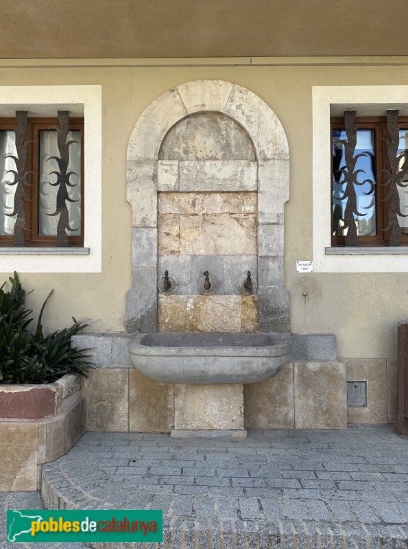 Riudecanyes - Font de la Plaça