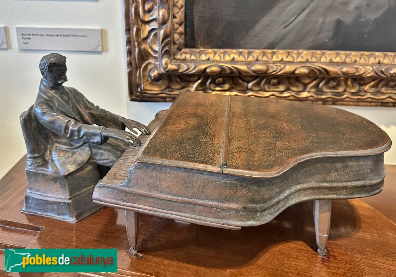 Museu Pau Casals - Enric Granados tocant el Piano, Ismael Smith, 1908 (Foto: Albert Esteves, 2025) Museu Pau Casals - Enric Granados tocant el Piano, Ismael Smith, 1908