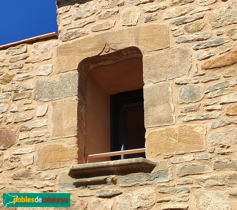 Gualta - Finestra del carrer Castellar, depsrés de la reforma