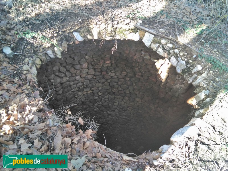 Colldejou - Pou de glaç del Mas Magrinyà