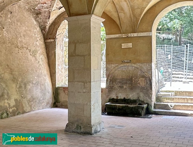 Pratdip - Santuari de Santa Marina. Casa de la Font