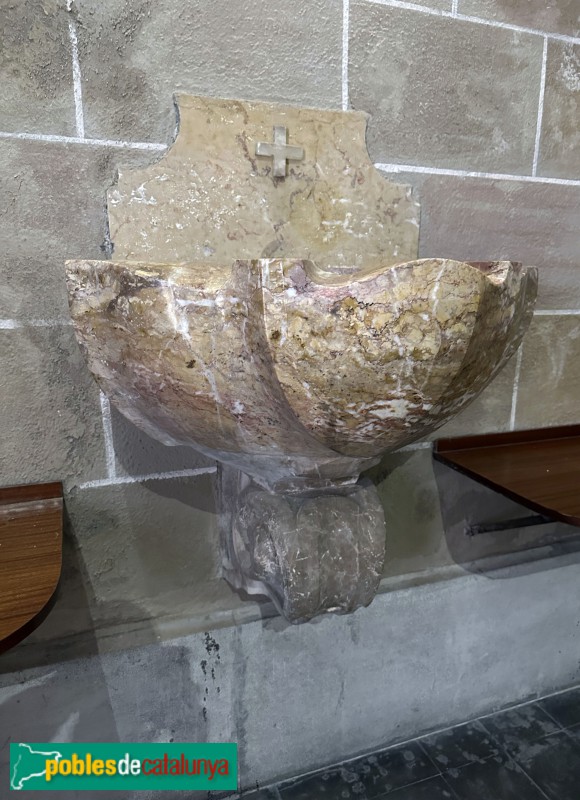 El Vendrell - Església de Sant Salvador. Pica beneitera