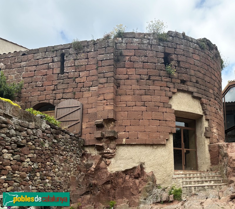 Prades - Absis de la capella de Sant Miquel del castell