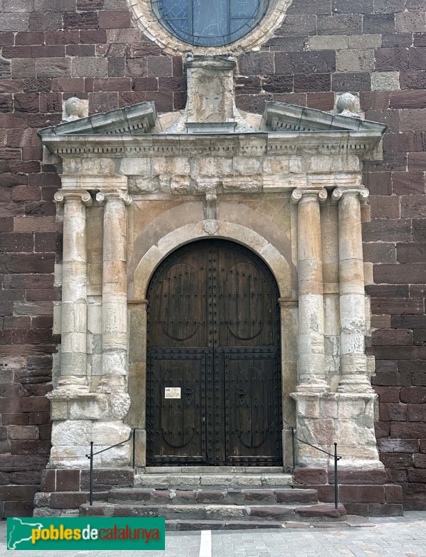 Prades - Església de Santa Maria. Portada