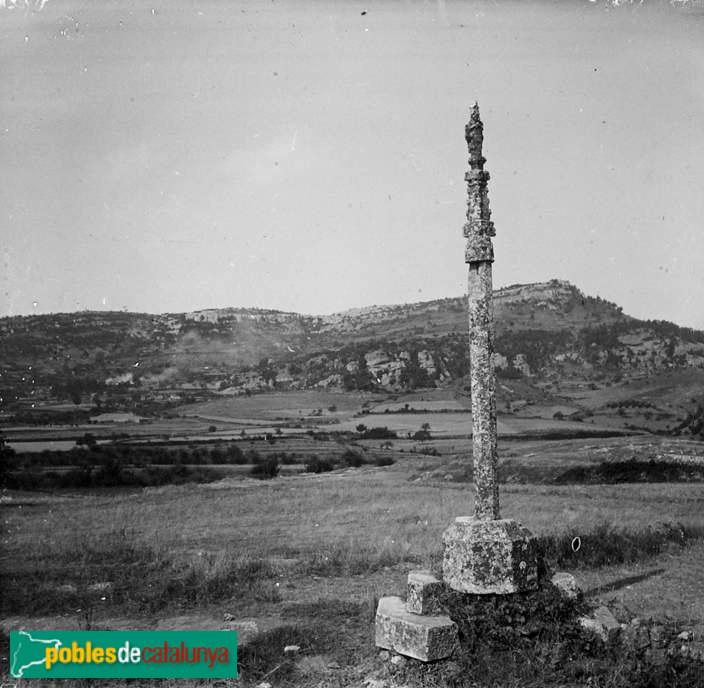 Prades - Creu als afores dels poble