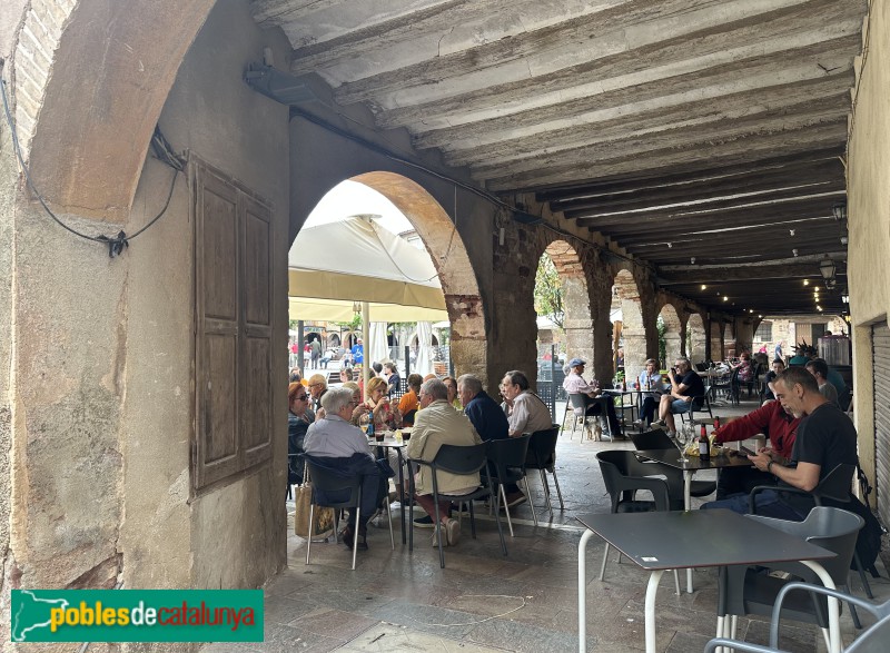 Prades - Porxos de la plaça Major