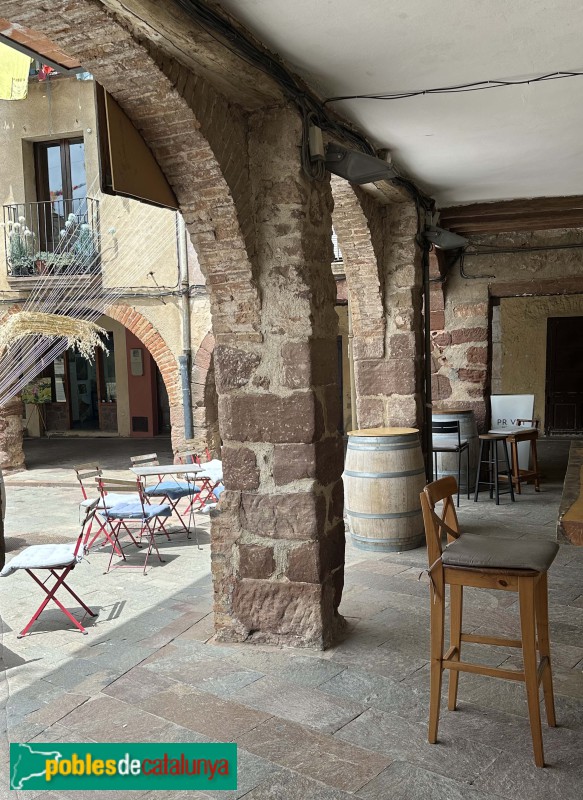 Prades - Porxos de la plaça Major