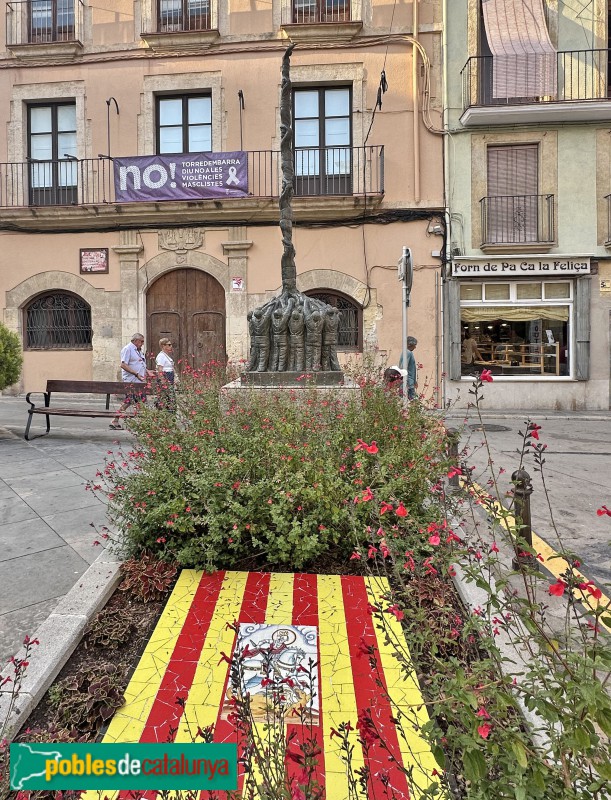 Torredembarra - Escultura <i>Pilar de sis </i>