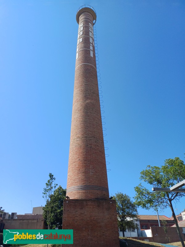 Terrassa - Fàbrica SAPHIL. Xemeneia