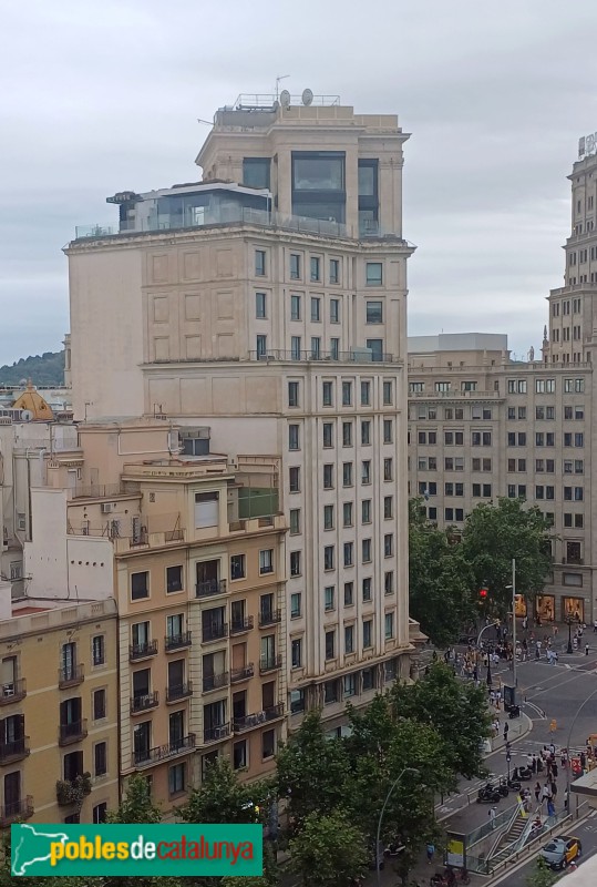 Barcelona - Banc Rural i Mediterrani (Passeig de Gràcia, 16) (Foto: Sergi Suárez, 2025) Barcelona - Banc Rural i Mediterrani (Passeig de Gràcia, 16)