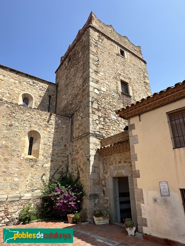 Argentona - Església de Sant Julià. Torre de defensa