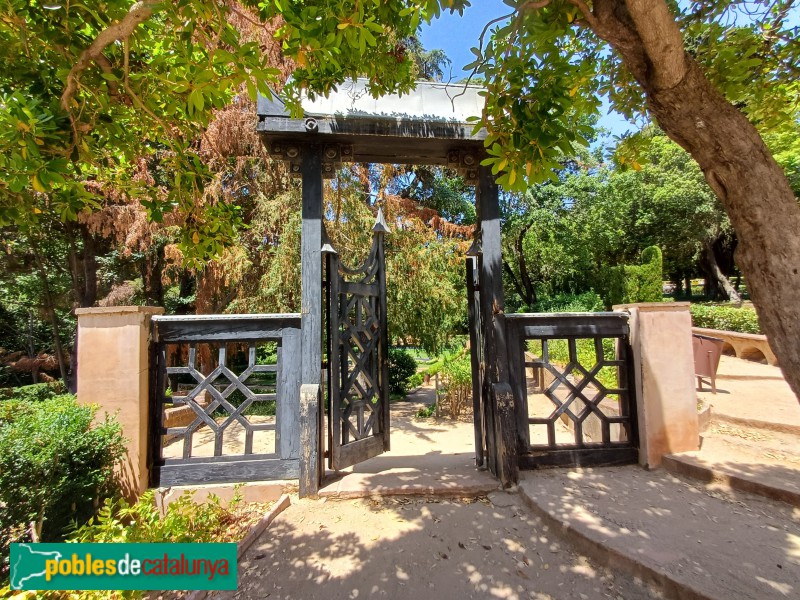 Barcelona - Jardins del Laberint d'Horta. Porta xinesa (Foto: Sergi Suárez, 2025) Barcelona - Jardins del Laberint d'Horta. Porta xinesa