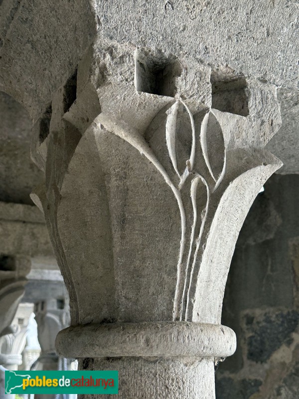 Girona - Monestir de Sant Daniel. Capitell del claustre