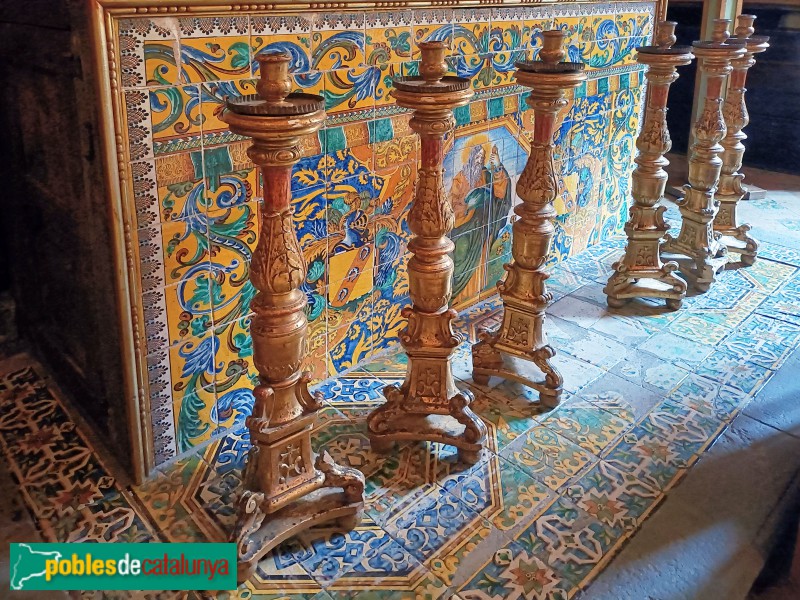 Barcelona - Casa de Convalescència. Rajoles de l'altar