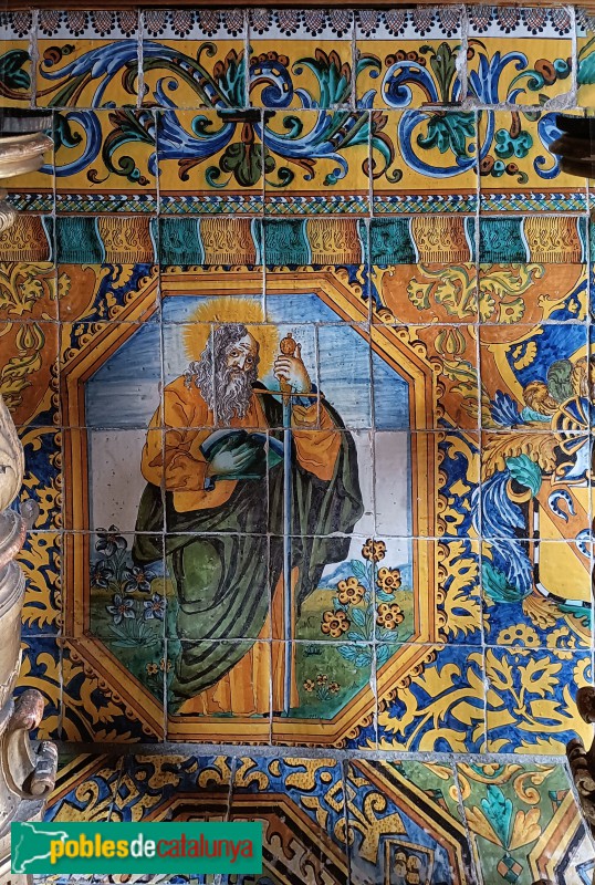 Barcelona - Casa de Convalescència. Rajoles de l'altar